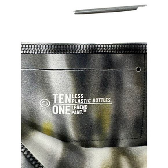 Nike Dri-Fit Gray & White Cropped 20" Leggings Women's Size Small - Picture 4 of 5